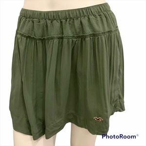 Hollister Olive Green Soft Flare Mini Skirt - Size 7 Juniors or Women’s Small
